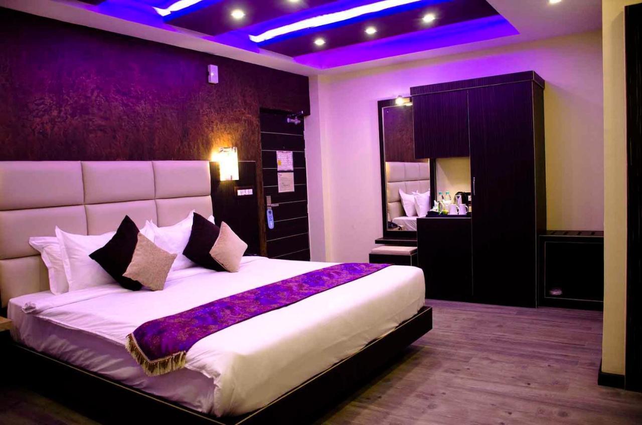 Dolphin Chocolate Inn Chandannagar Buitenkant foto