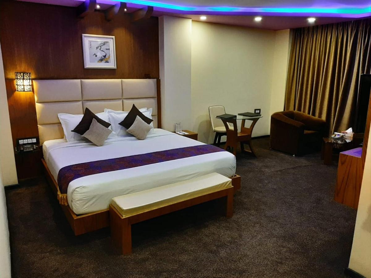 Dolphin Chocolate Inn Chandannagar Buitenkant foto