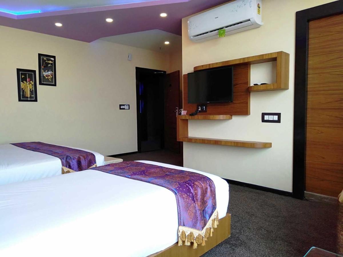 Dolphin Chocolate Inn Chandannagar Buitenkant foto
