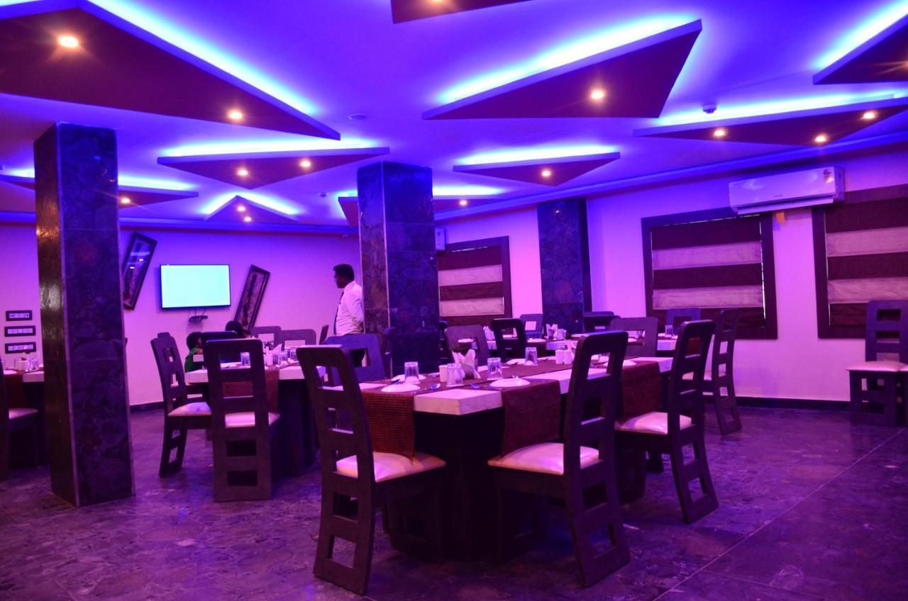 Dolphin Chocolate Inn Chandannagar Buitenkant foto