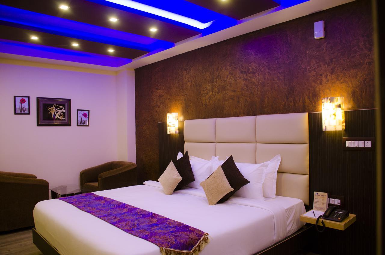 Dolphin Chocolate Inn Chandannagar Buitenkant foto