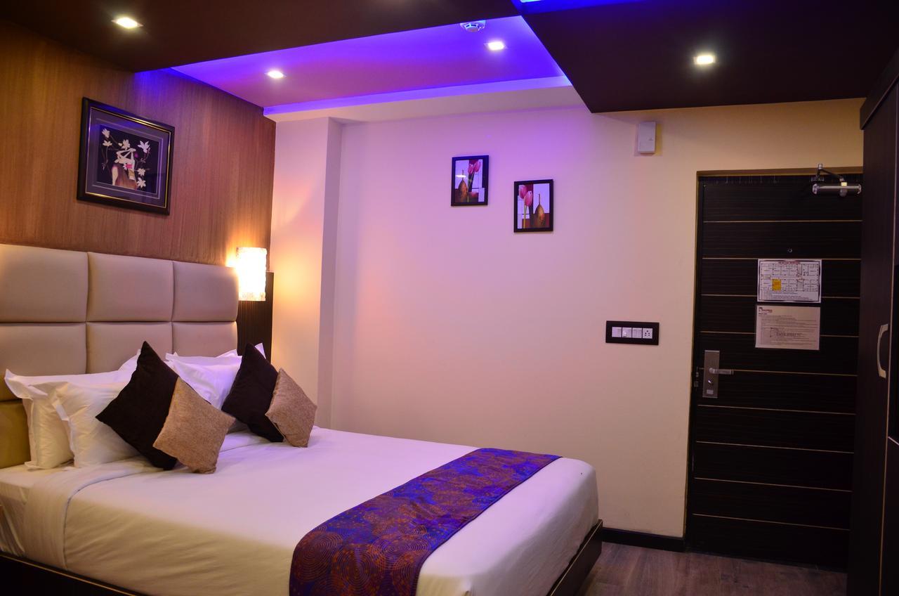 Dolphin Chocolate Inn Chandannagar Buitenkant foto