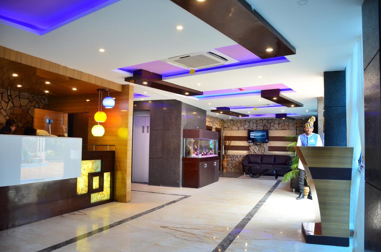 Dolphin Chocolate Inn Chandannagar Buitenkant foto