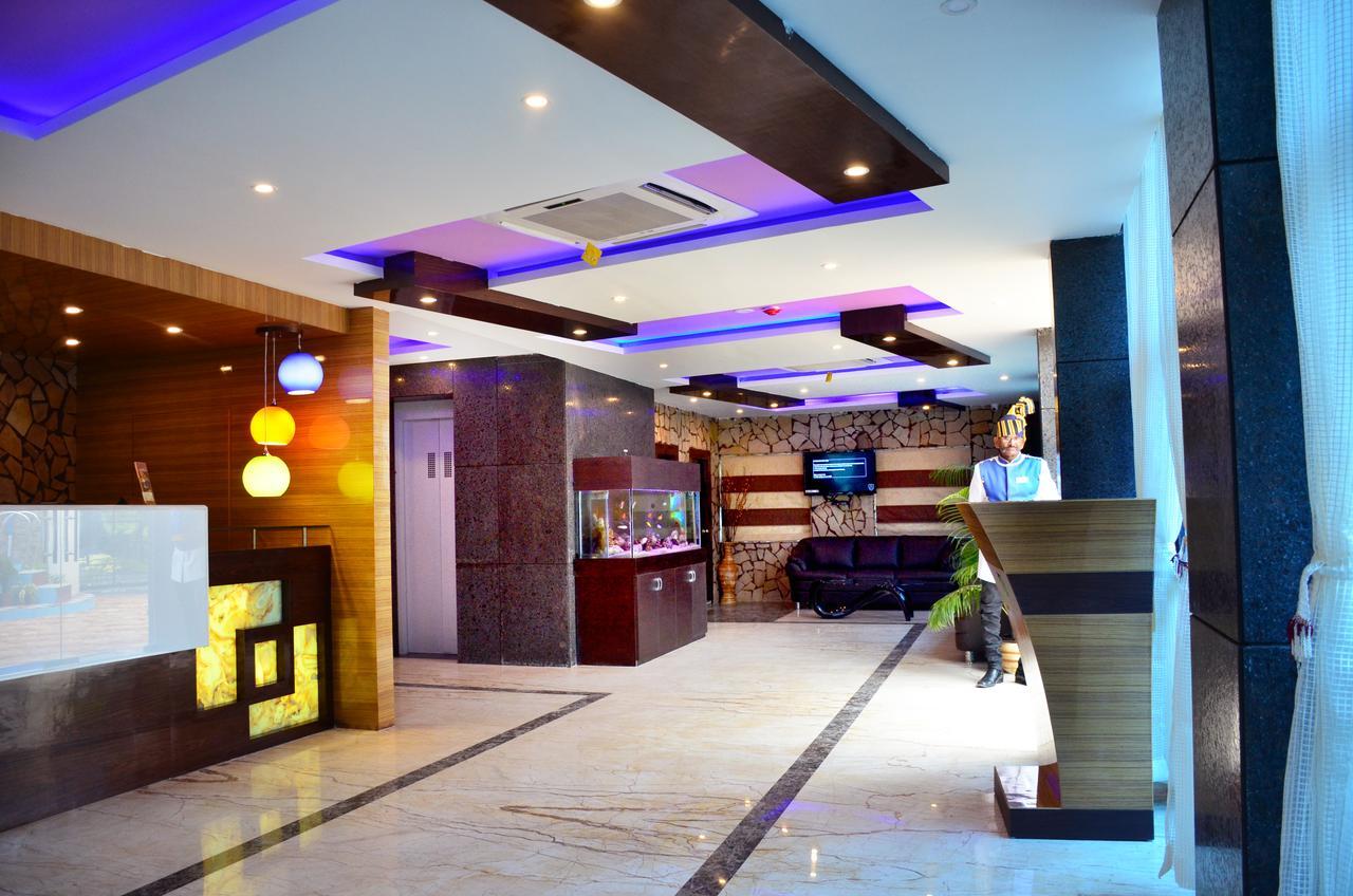 Dolphin Chocolate Inn Chandannagar Buitenkant foto