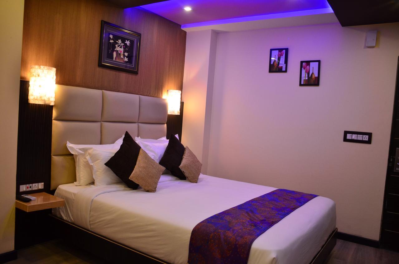 Dolphin Chocolate Inn Chandannagar Buitenkant foto
