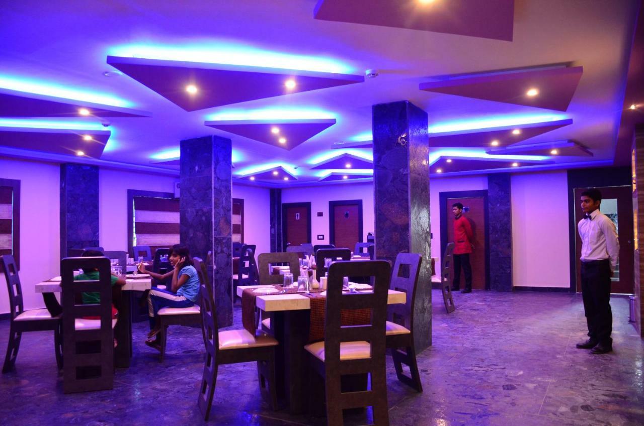 Dolphin Chocolate Inn Chandannagar Buitenkant foto